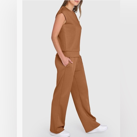 Unbranded Sleeveless Two-Piece Tracksuit - NWOT - Picture 5 of 17